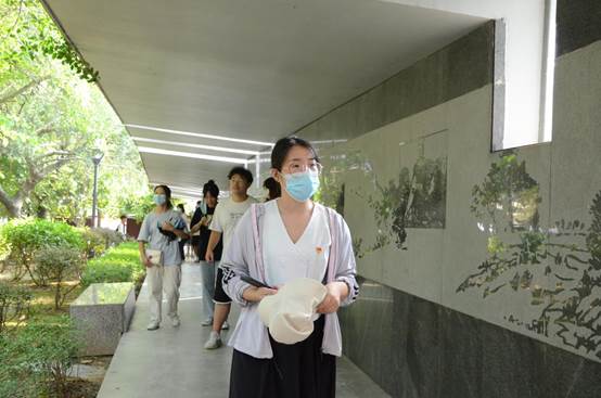 hg皇冠员工第二党支部组织参观浙大西迁纪念广场3